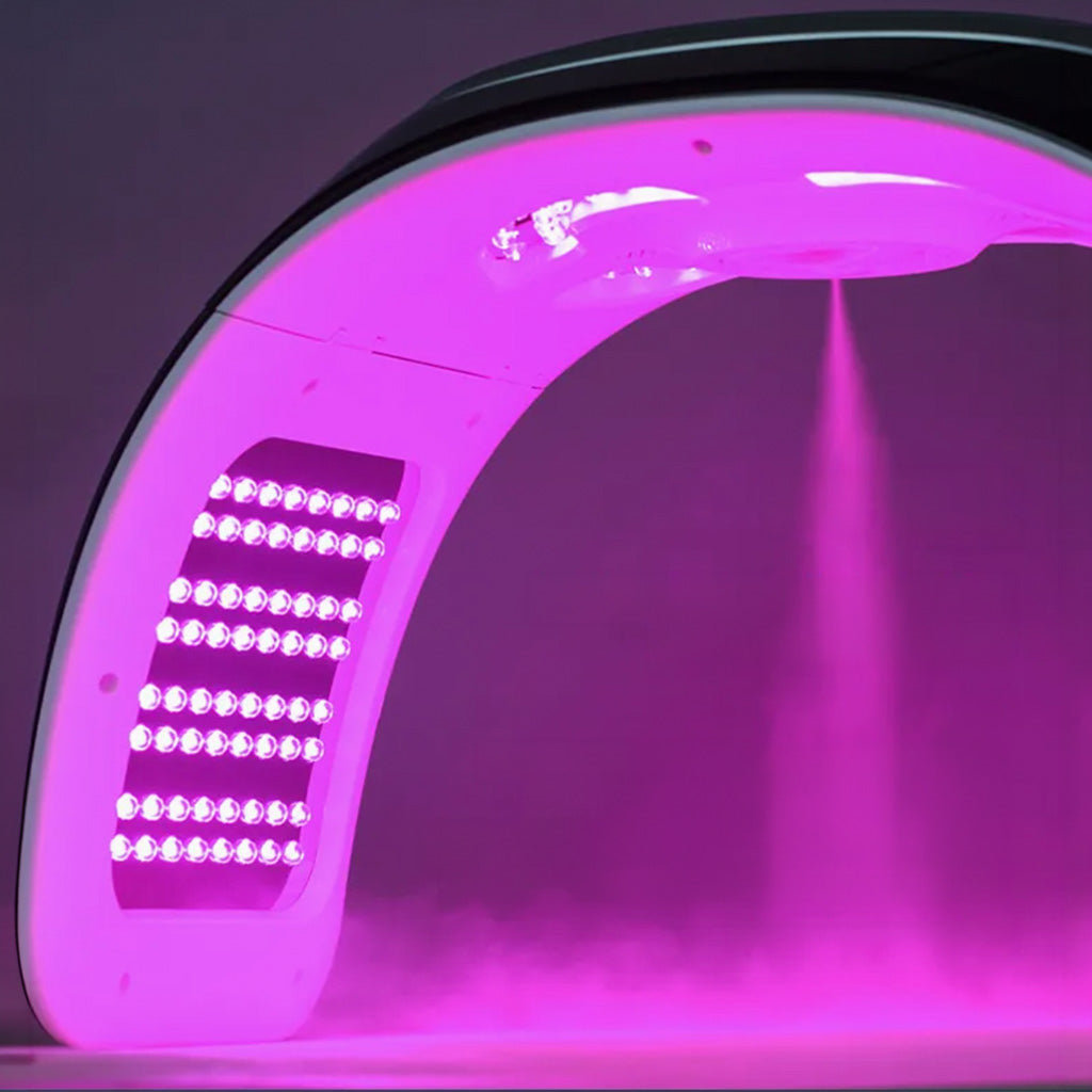 Appareil de soin du visage avec masque LED et brumisateur