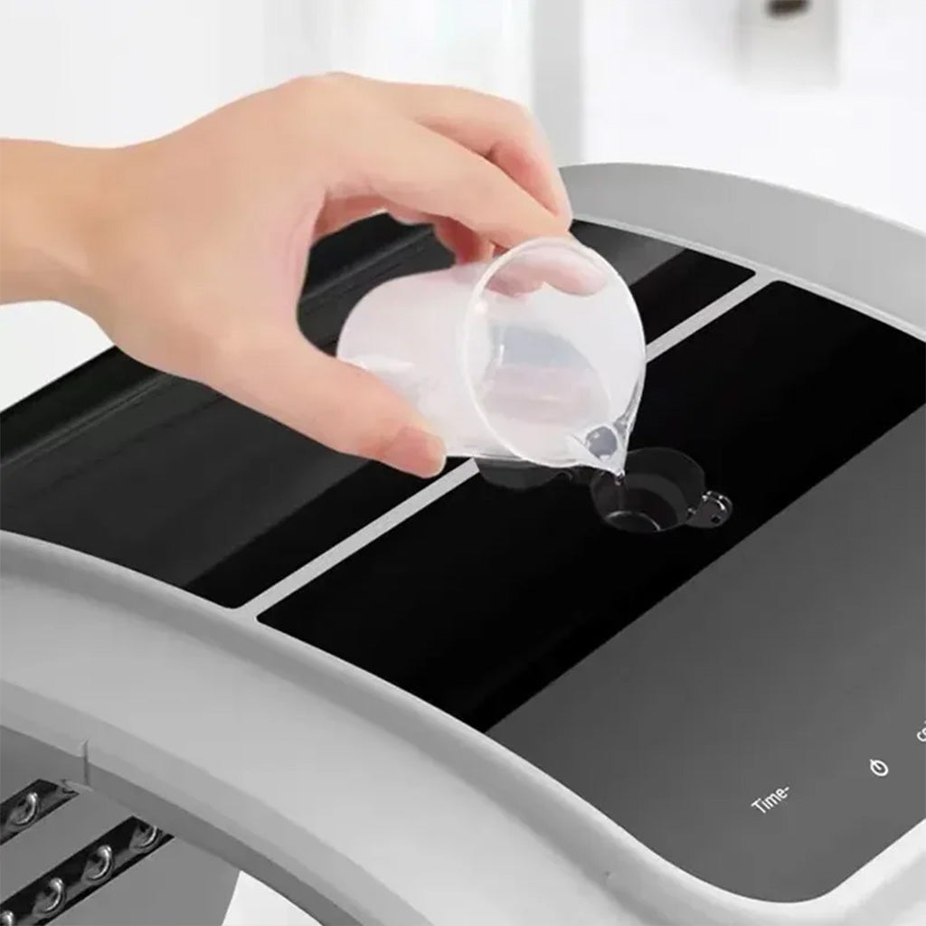 Appareil de soin du visage avec masque LED et brumisateur